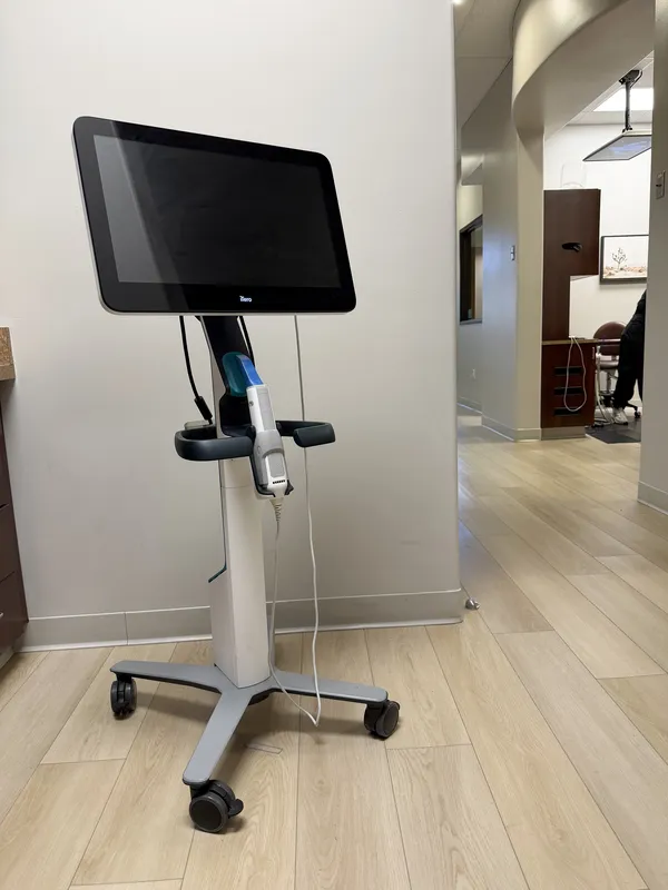 The iTero digital scanner, screen and wand